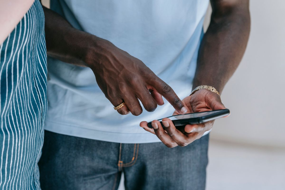 Managing payments on a smartphone